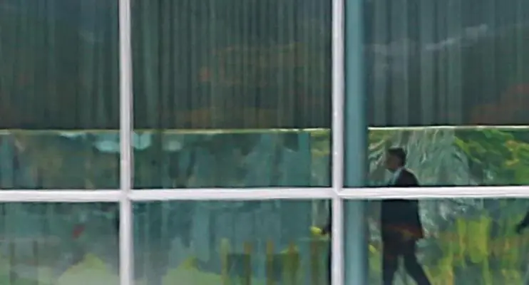 Bolsonaro chega ao Palácio do Planalto e permanece em silêncio sobre vitória de Lula nas eleições