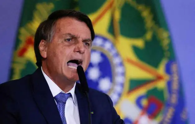Bolsonaro dá chilique e ameaça não tentar reeleição