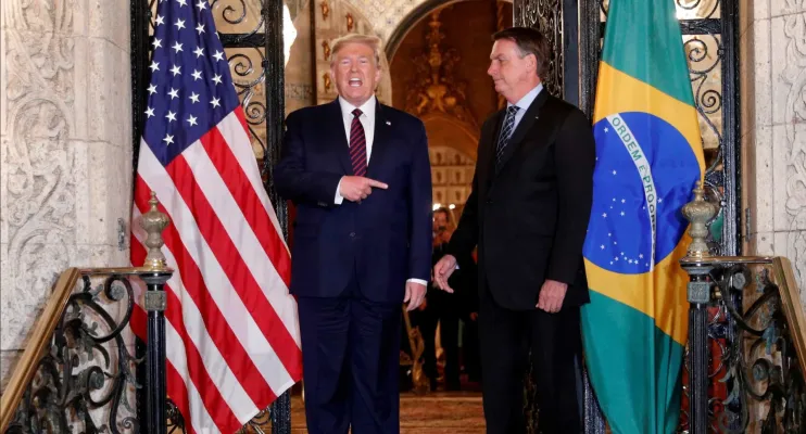 Bolsonaro diz a jornal dos EUA que aposta em apoio de Trump para voltar ao poder