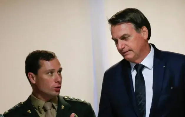 Bolsonaro duvidou até o último minuto que Cid delataria, dizem interlocutores