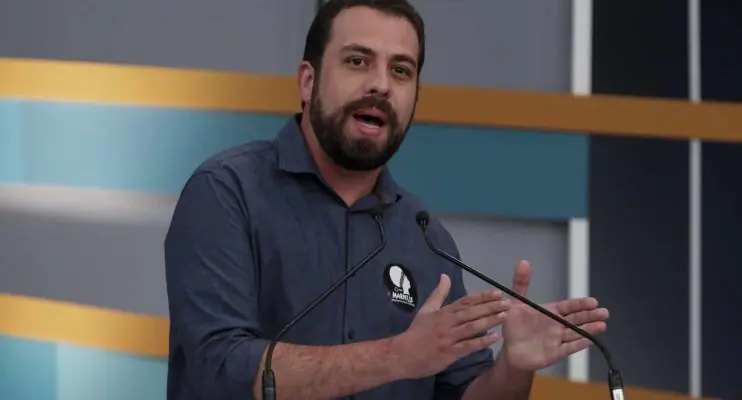 Bolsonaro é chamado de 'vagabundo' e 'miliciano' É por isso que eles estão com medo", declarou Boulos em São Paulo.