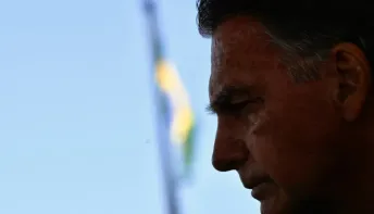 Bolsonaro é condenado por dizer “pintou um clima” e usar imagens de crianças