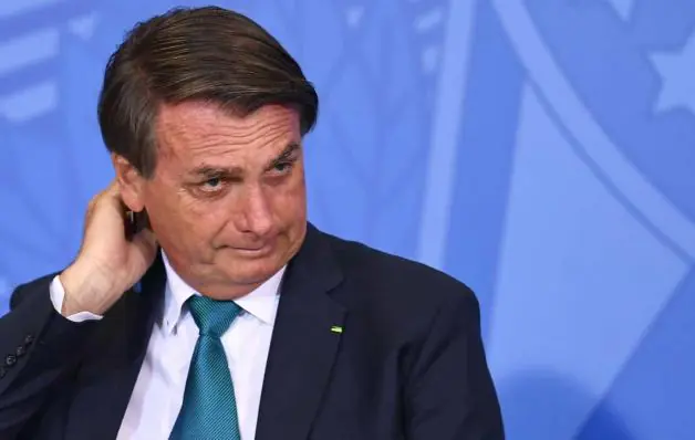 Bolsonaro entra para assuntos mais comentados e ganha memes no Twitter