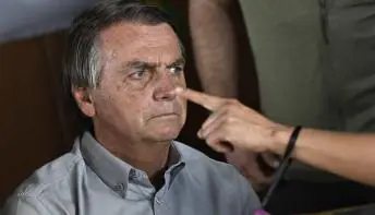 Bolsonaro mantém silêncio e se reúne com vice após derrota para Lula