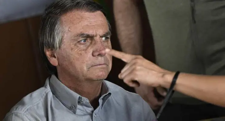 Bolsonaro mantém silêncio e se reúne com vice após derrota para Lula