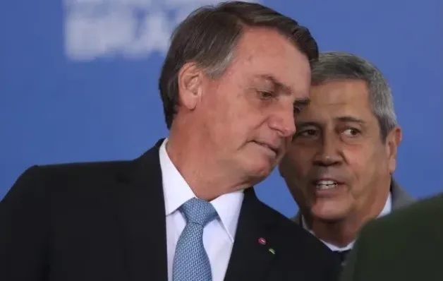 Bolsonaro responde por 5 crimes e pode pegar até 43 anos