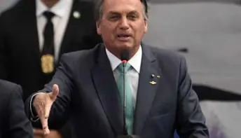 Bolsonaro: Se tem alguém passando fome, é muito fácil se inscrever no Auxílio