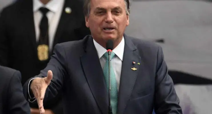 Bolsonaro: Se tem alguém passando fome, é muito fácil se inscrever no Auxílio