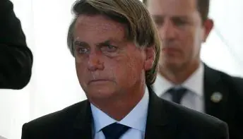 Bolsonaro teve recaída na tristeza com saída do Planalto e deve parar por 3 meses, dizem aliados