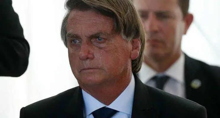Bolsonaro teve recaída na tristeza com saída do Planalto e deve parar por 3 meses, dizem aliados