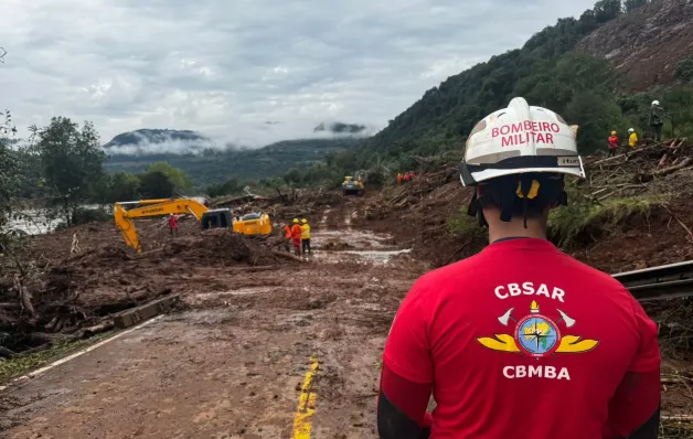 Bombeiros da Bahia continuam nas buscas por desaparecidos no Rio Grande do Sul