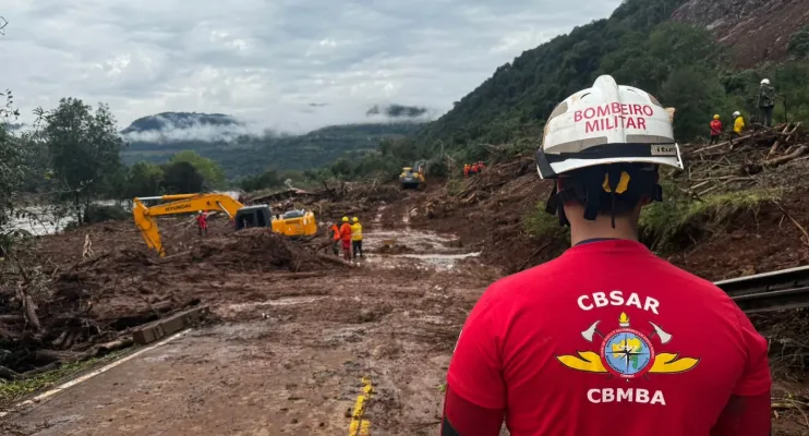 Bombeiros da Bahia continuam nas buscas por desaparecidos no Rio Grande do Sul