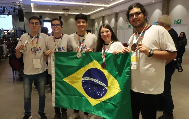 Brasil conquista prata e bronze na Olimpíada Internacional de Astronomia e Astrofísica