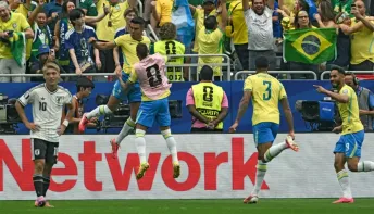 Brasil dá susto, mas vira contra o Japão no fim e avança na Copa