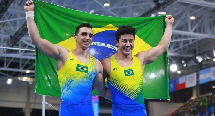 Brasil disputa ouro no vôlei e seleção de futebol encara a Colômbia