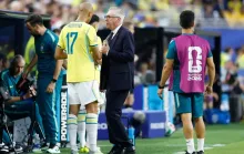 Brasil evolui na Copa, acha time ideal e ganha força