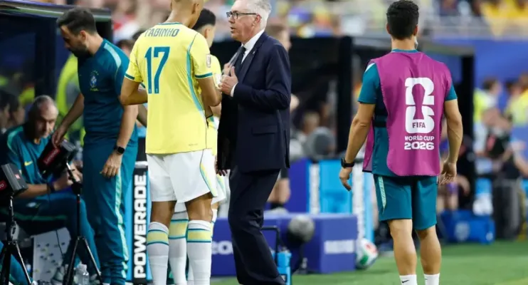 Brasil evolui na Copa, acha time ideal e ganha força