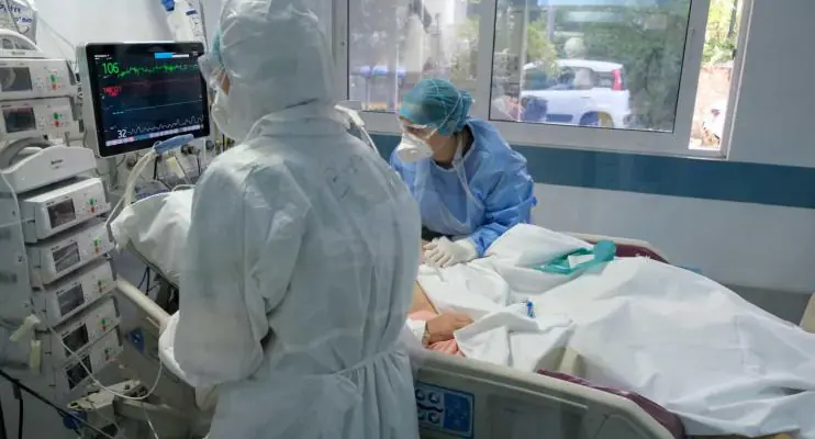 Brasil registra 10 mil casos de Covid e 42 mortes neste domingo