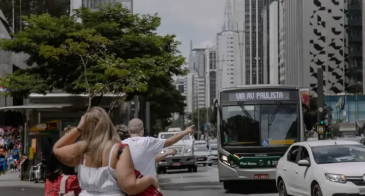 Brasil sobe no ranking do IDH, mas desigualdade ainda freia avanços, aponta relatório da ONU