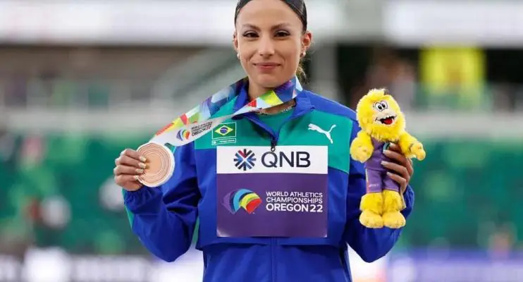 Brasileira Letícia Oro Melo é bronze no salto em distância no Mundial de atletismo