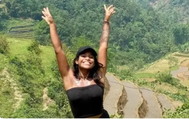 Brasileira que caiu em trilha de vulcão na Indonésia é achada morta