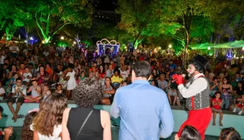 Brilho, surpresas e muita alegria marcam abertura do Natal no Parque Moscoso