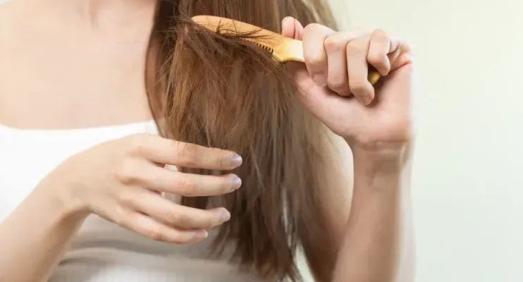 Cabelo fino e sem volume? 3 hábitos simples podem ajudar a fortalecê-lo