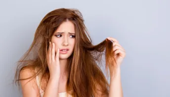 Cabelo sem queratina? Faça este teste simples em casa