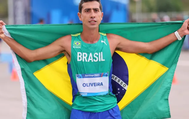 Caio Bonfim conquista a prata, medalha inédita na marcha atlética em Paris