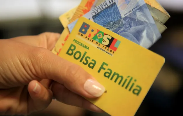 Caixa paga Bolsa Família com novo adicional de R$ 50 a NIS de final 7