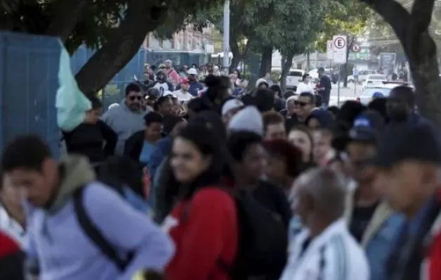 Caixa suspende novos empréstimos até o dia 14, após liberar R$ 5,5 bilhões