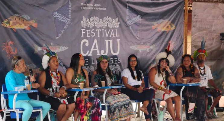 Caju de Leitores encerra 5ª edição com arte indígena, encontro com autores e apresentação dos Marujos Pataxó
