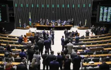 Câmara aprova projeto antifacção com penas de até 40 anos