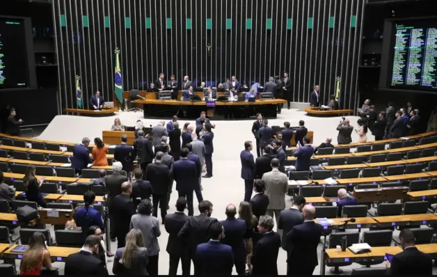 Câmara aprova projeto antifacção com penas de até 40 anos