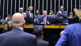 Câmara aprova projeto que regulamenta bets e retoma autorização para cassinos online