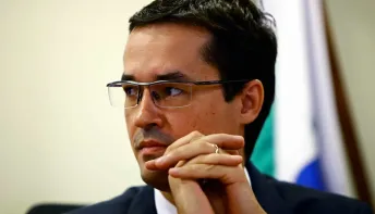 Câmara confirma decisão do TSE e declara perda de mandato de Deltan