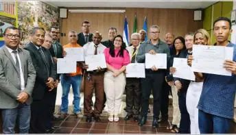 Vereadora de São Mateus  presta homenagens a motoristas profissionais