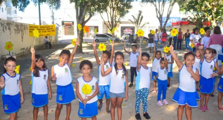 Caminhada em Linhares mobiliza escolas e sociedade contra a violência sexual infantil