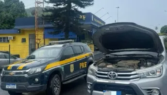 Caminhonete roubada em Barra Mansa - RJ  é recuperada pela PRF na BR-101 em Viana