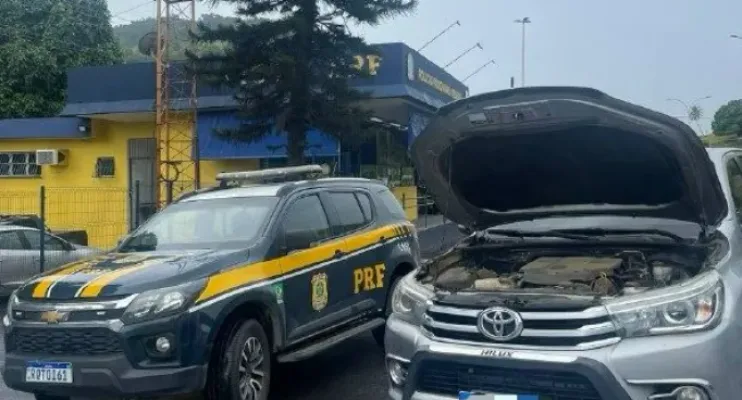 Caminhonete roubada em Barra Mansa - RJ  é recuperada pela PRF na BR-101 em Viana