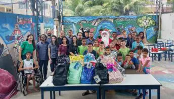 Campanha da Simec Cariacica arrecada  material escolar para crianças de instituição
