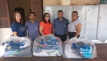 Campanha de empregados da Simec  Cariacica arrecada agasalhos para abrigo adulto