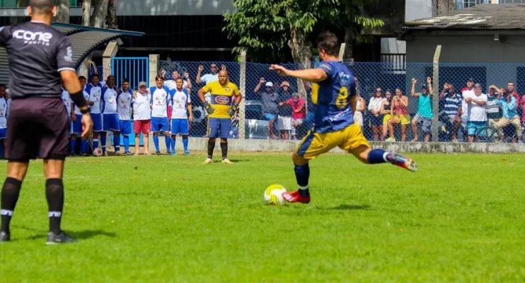 Campeão do Municipal Master 40  de Linhares será definido neste sábado