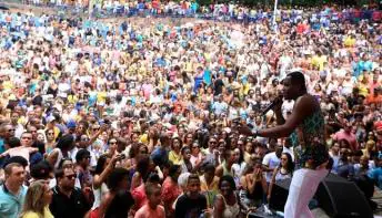 Cantor baiano Tatau faz show neste sábado em Conceição da Barra-ES.