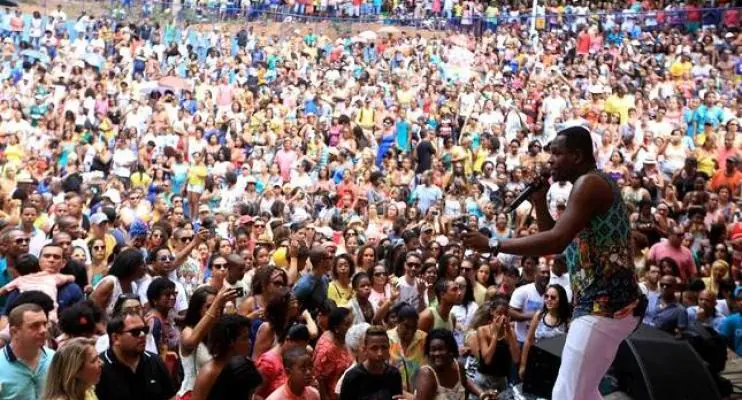 Cantor baiano Tatau faz show neste sábado em Conceição da Barra-ES.