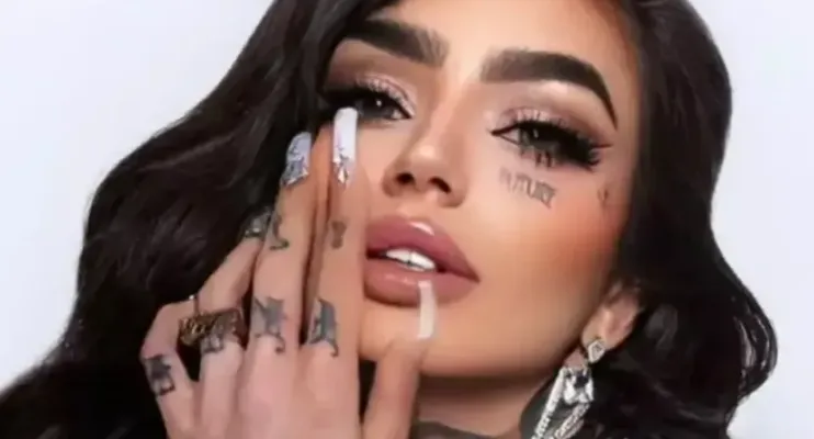 Cantora brasileira morre na Turquia após complicações em cirurgia estética