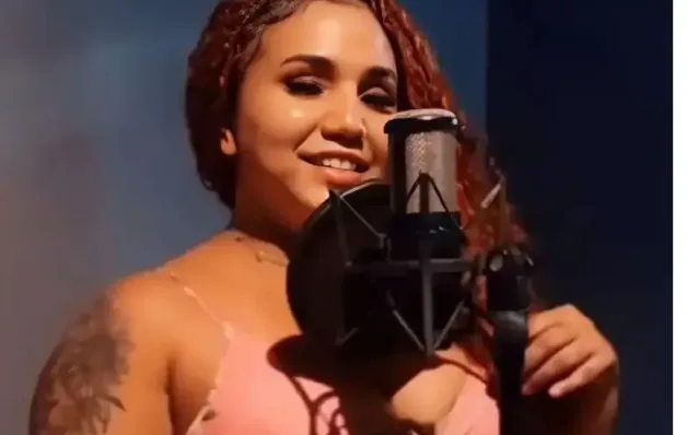 Cantora de forró Jéssica Costa morre em grave acidente de carro a caminho de show