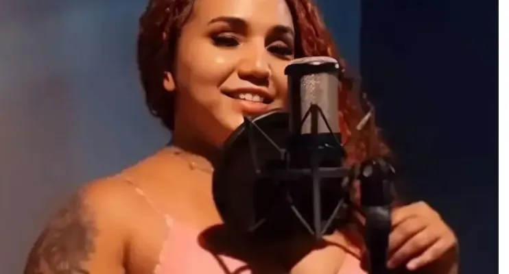 Cantora de forró Jéssica Costa morre em grave acidente de carro a caminho de show