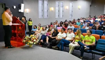 Capacitação gratuita reforça atendimento e boas práticas no comércio ambulante em Vitória