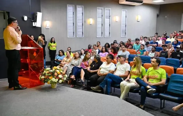 Capacitação gratuita reforça atendimento e boas práticas no comércio ambulante em Vitória